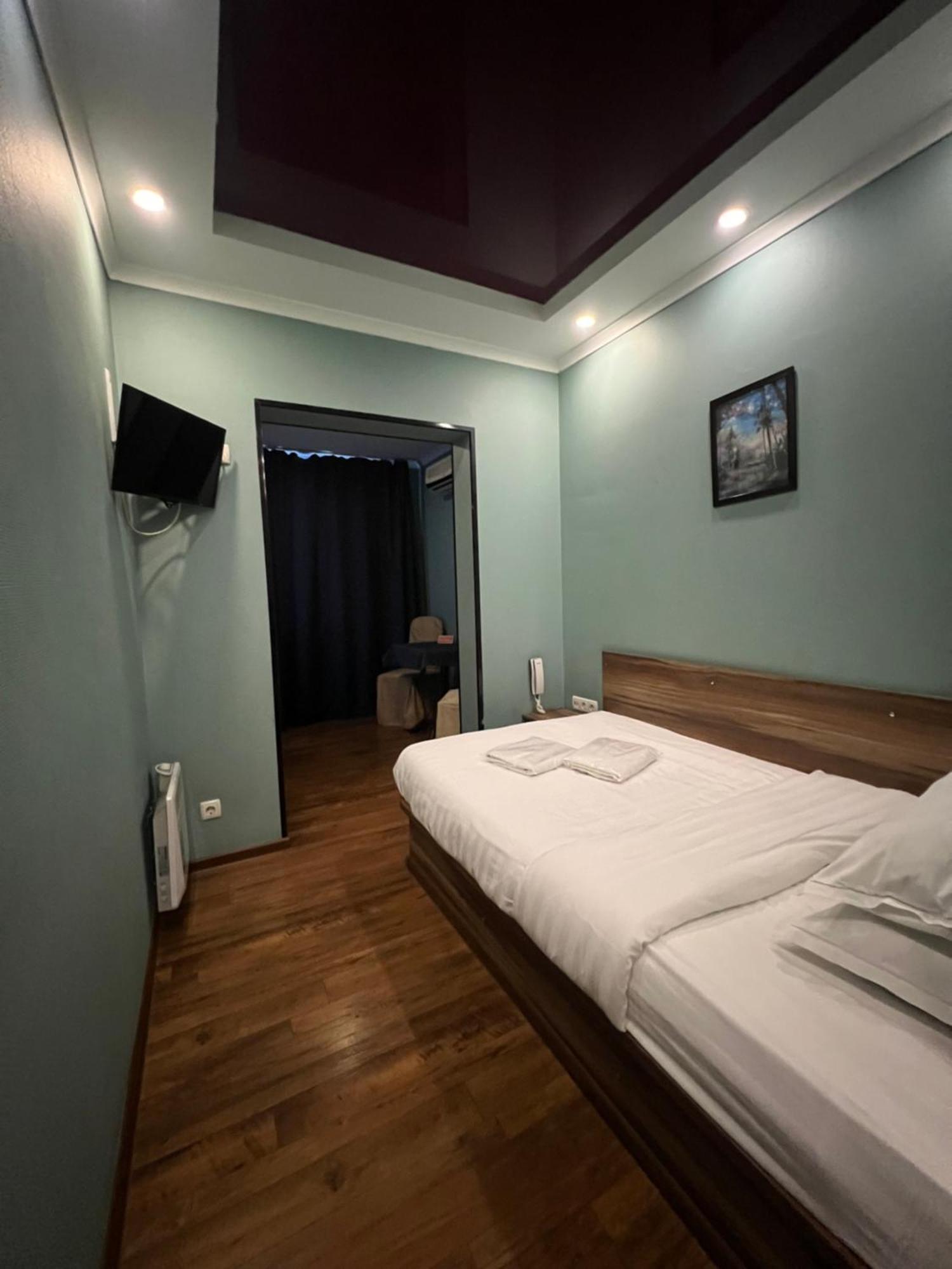 Salut Hotel Bisjkek Eksteriør billede