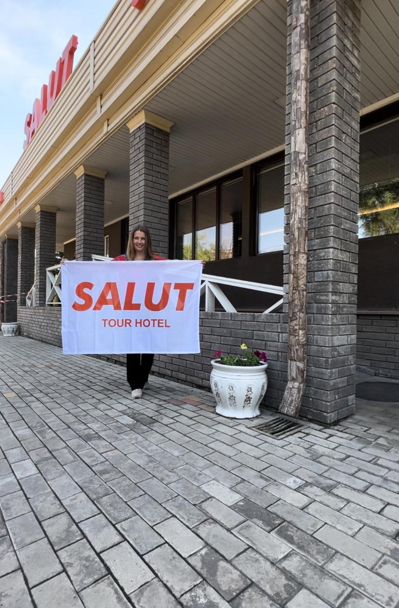 Salut Hotel Bisjkek Eksteriør billede