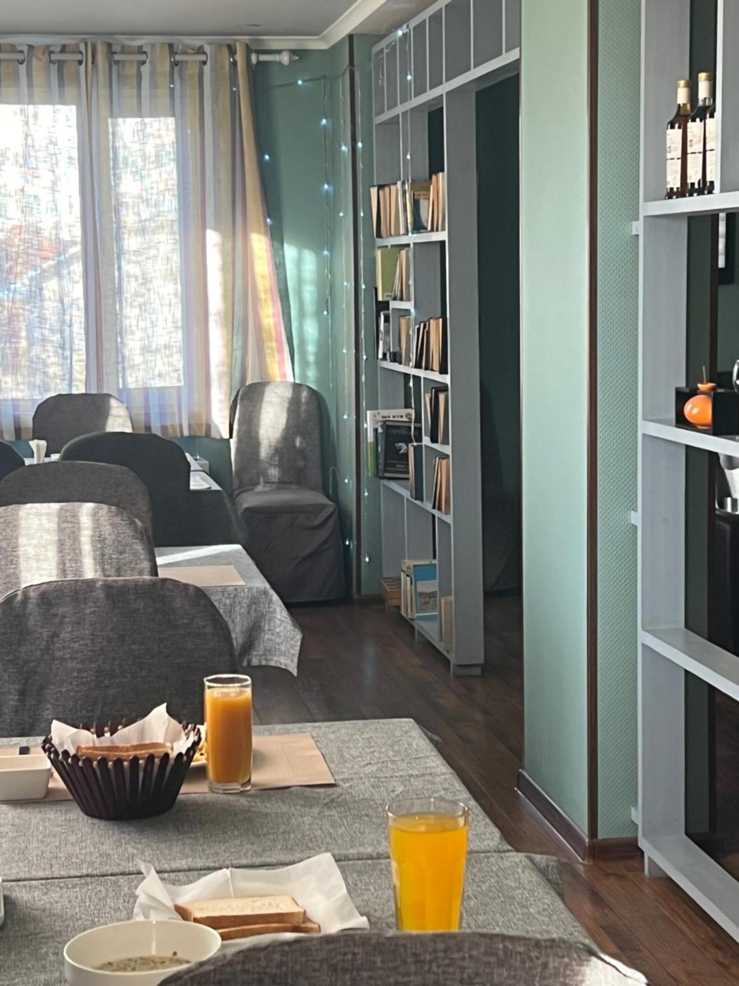 Salut Hotel Bisjkek Eksteriør billede