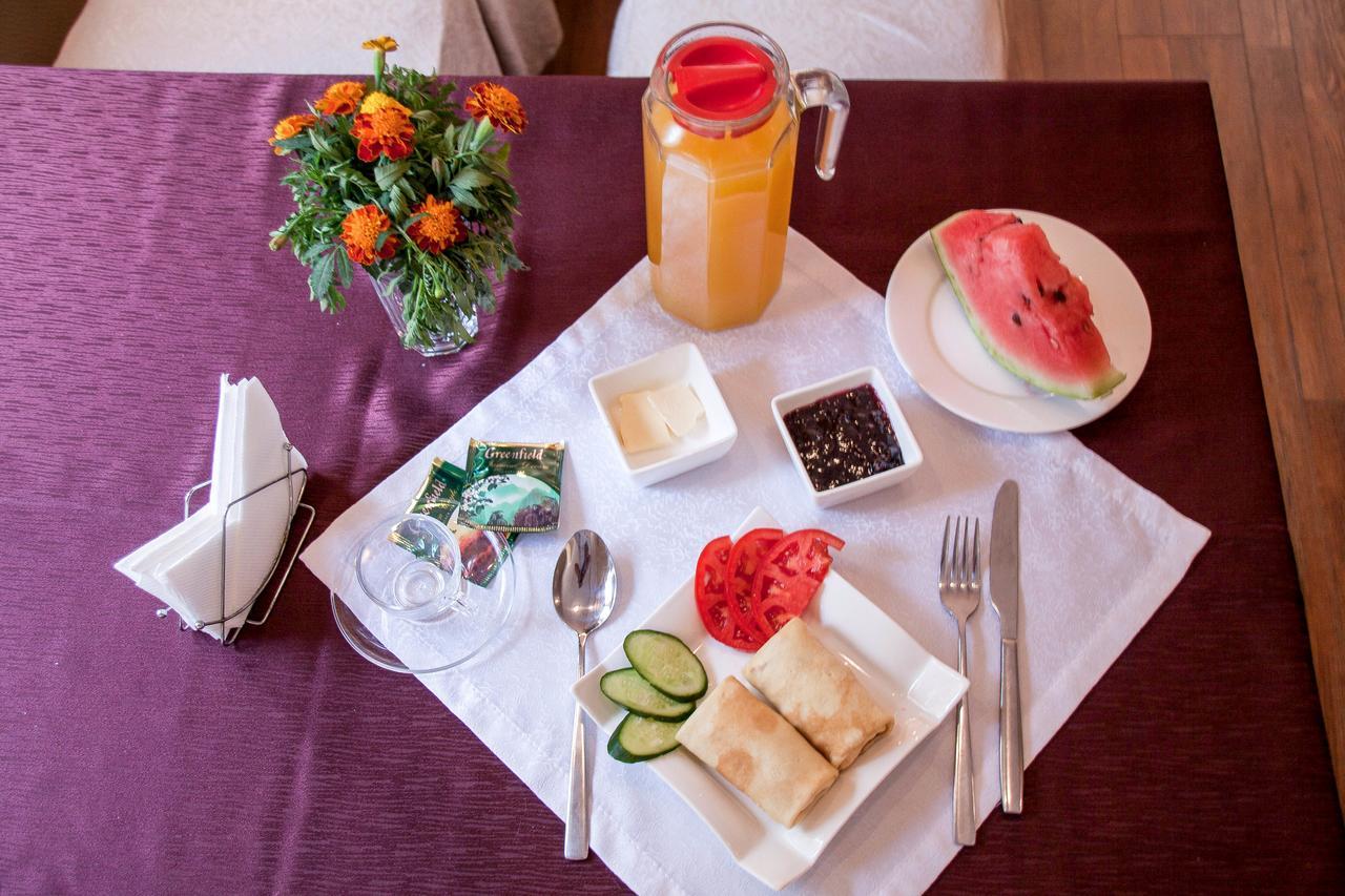 Salut Hotel Bisjkek Eksteriør billede