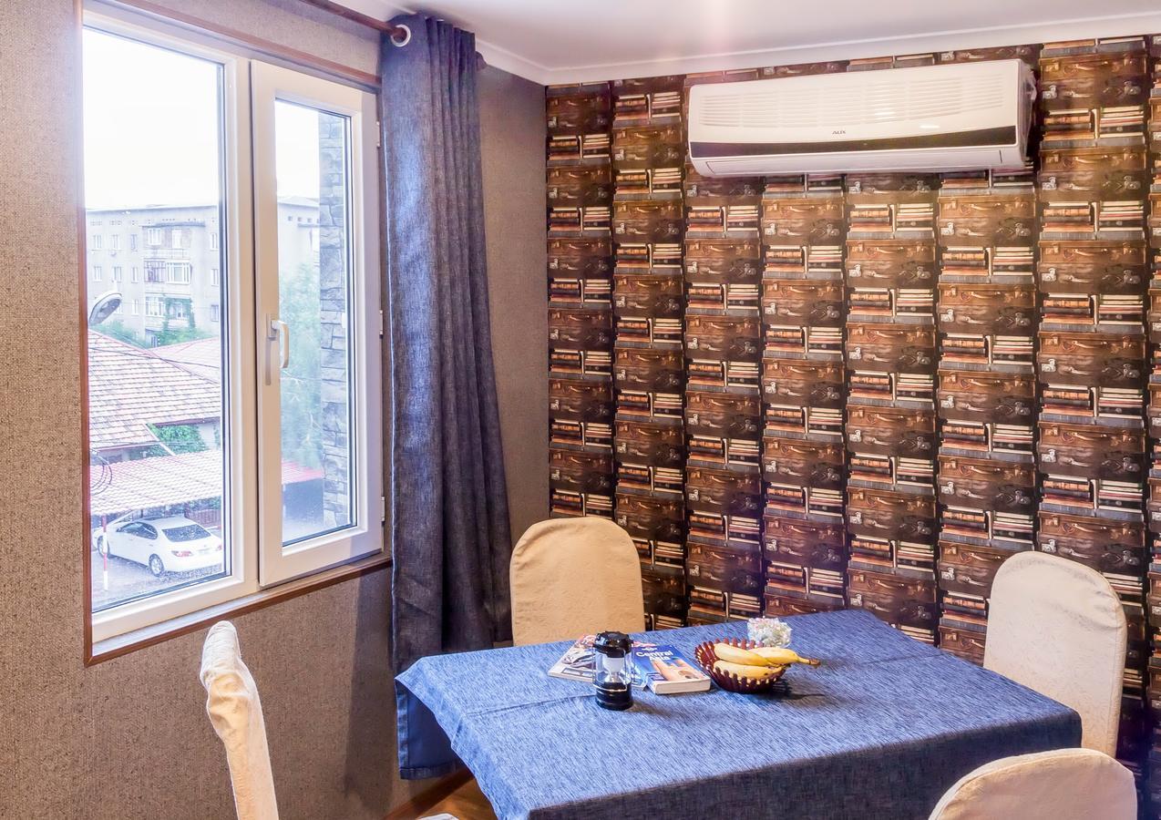 Salut Hotel Bisjkek Eksteriør billede