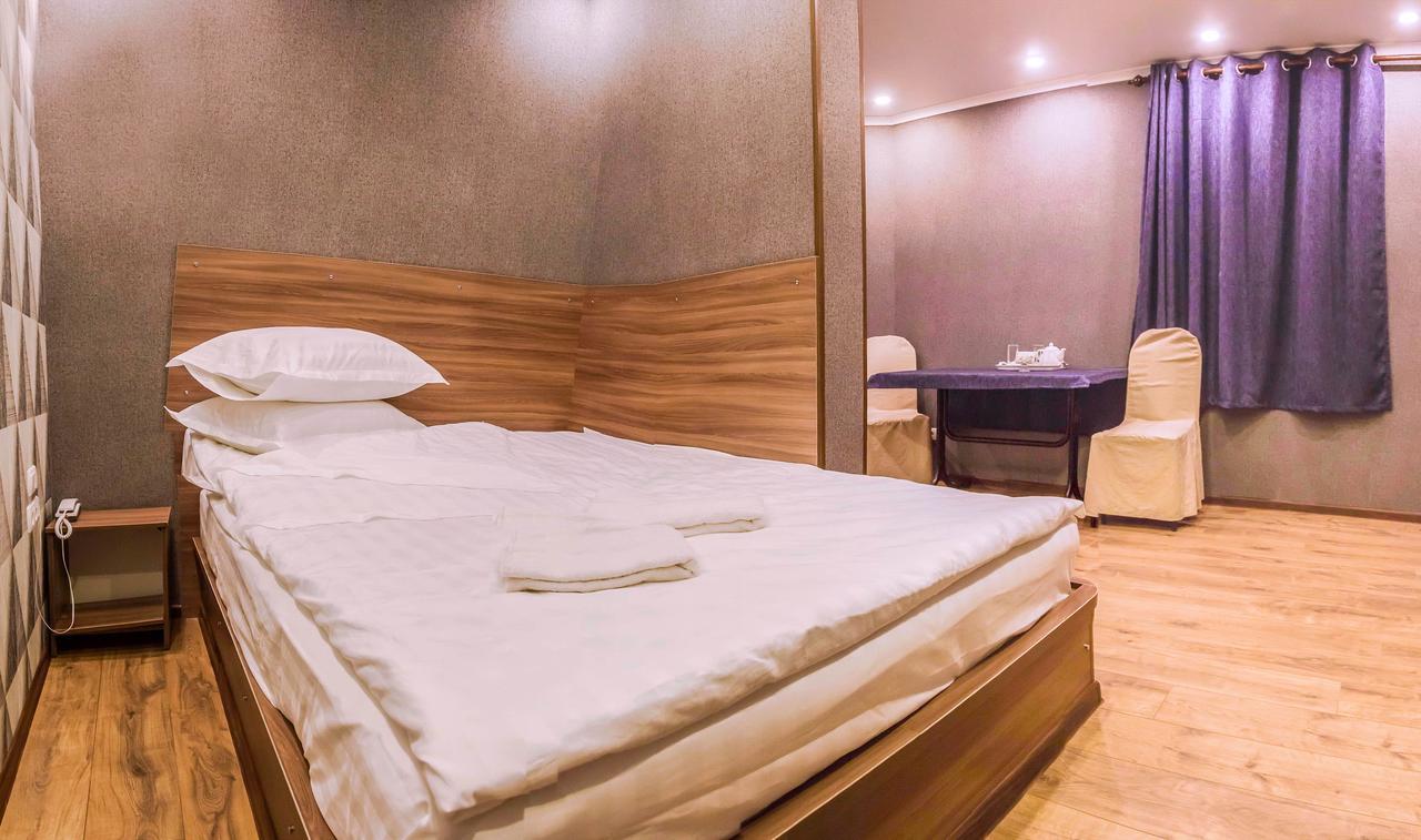 Salut Hotel Bisjkek Eksteriør billede