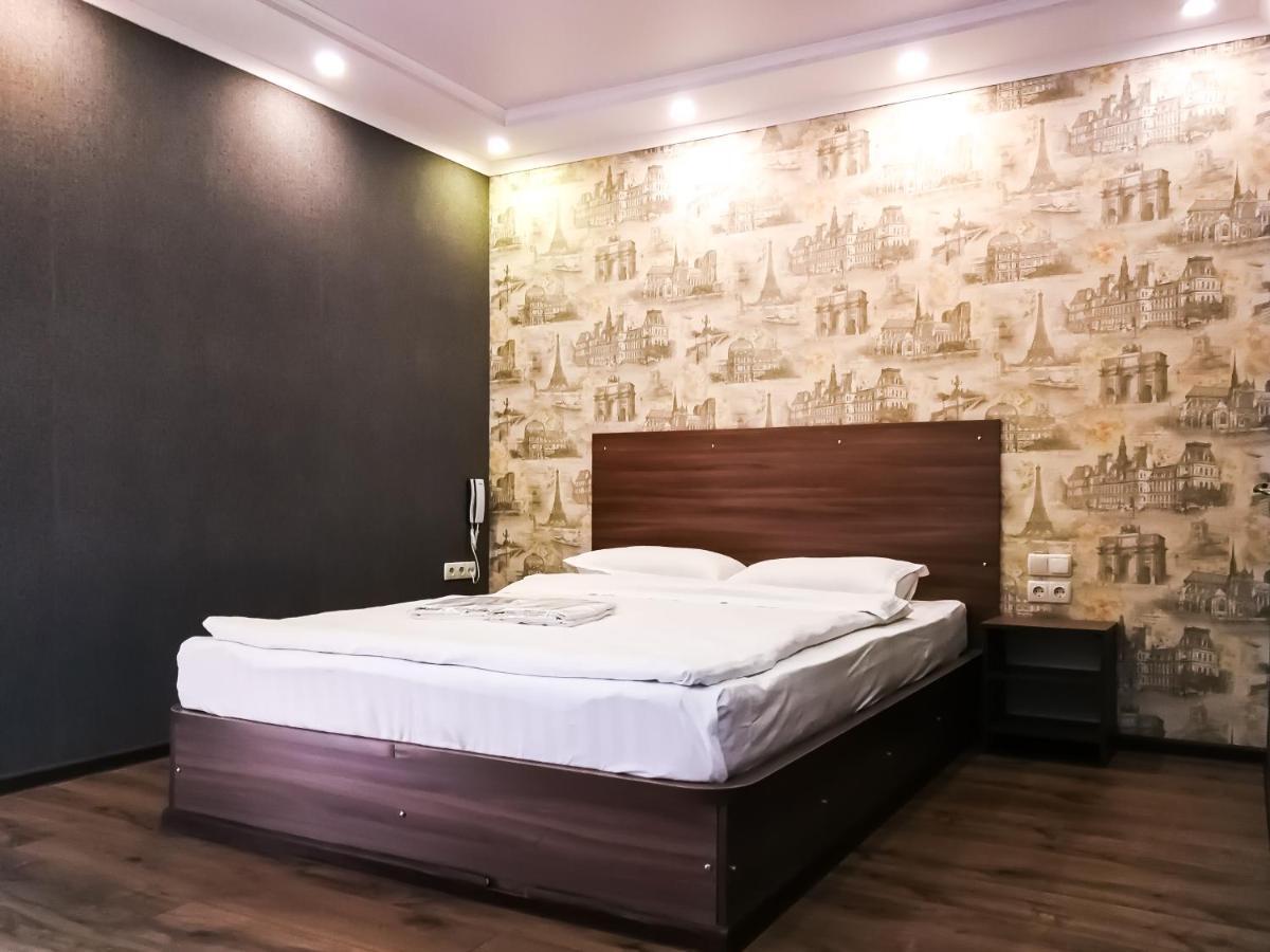 Salut Hotel Bisjkek Eksteriør billede